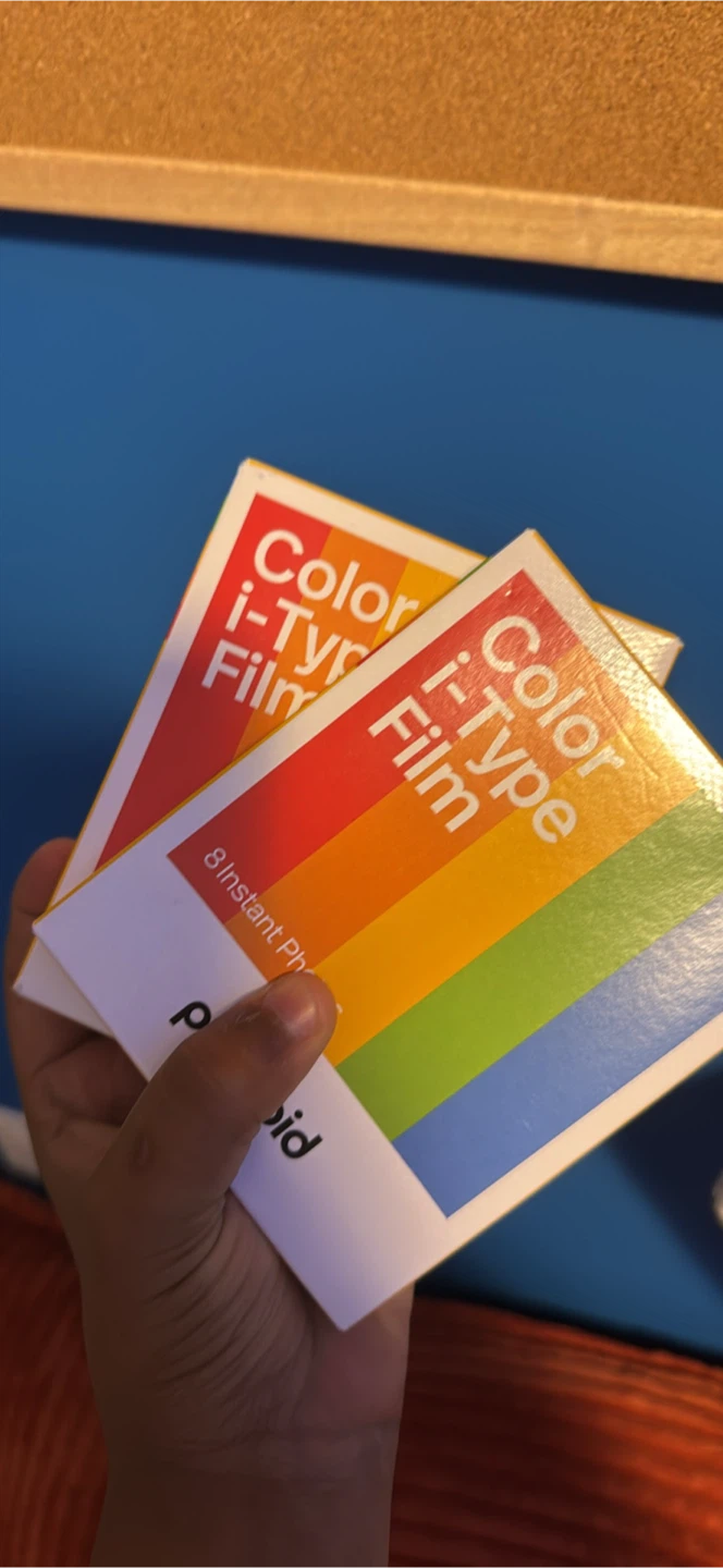 Polaroid camera with 2 packs of i-Type film been collecting dust - photo 2