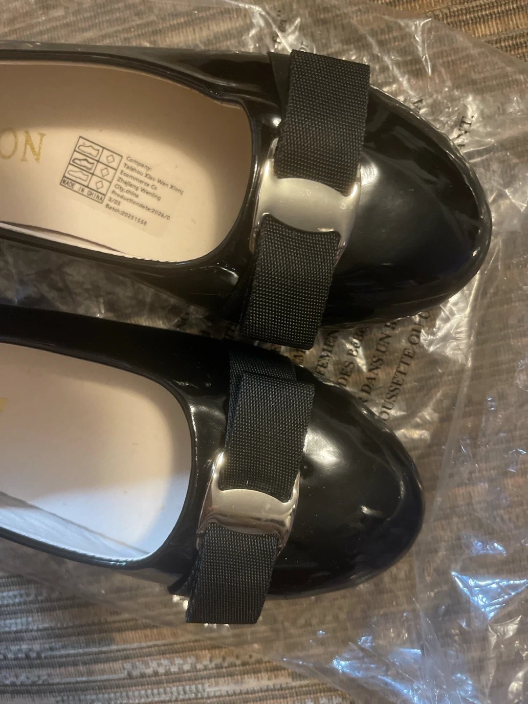 Black Patent Bow Flats Size 32 kids size - photo 3
