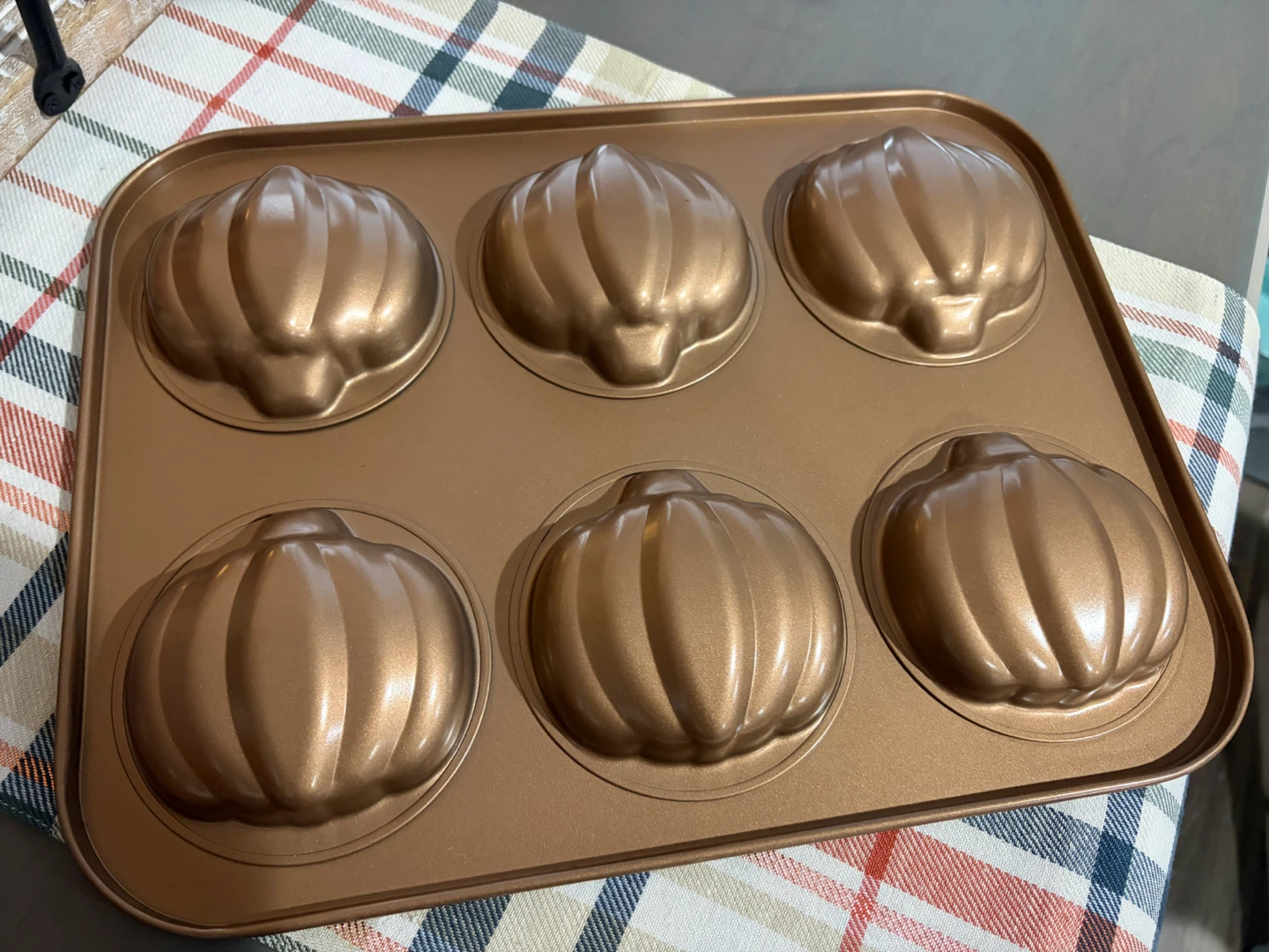 Pumpkin Shaped Baking Pan - photo 2