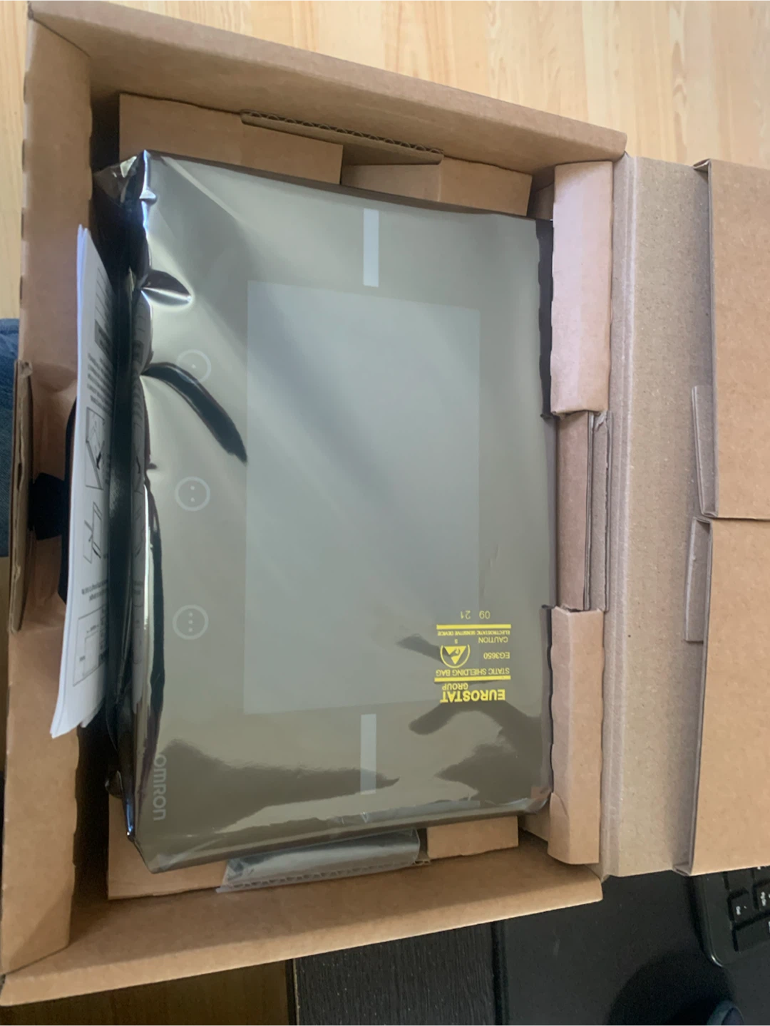 Omron NA5-7W001B-V1 HMI Terminal - photo 2