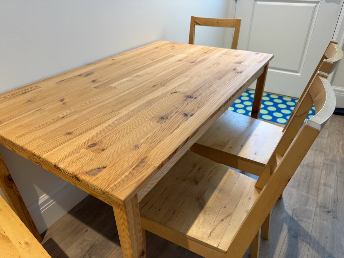Solid wood dining table with 4 chairs - photo 2