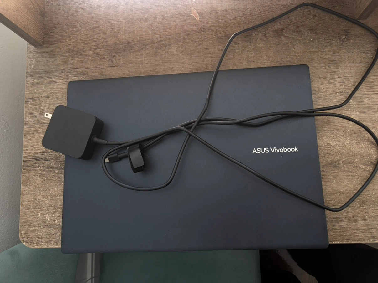 ASUS Vivobook Laptop - photo 2