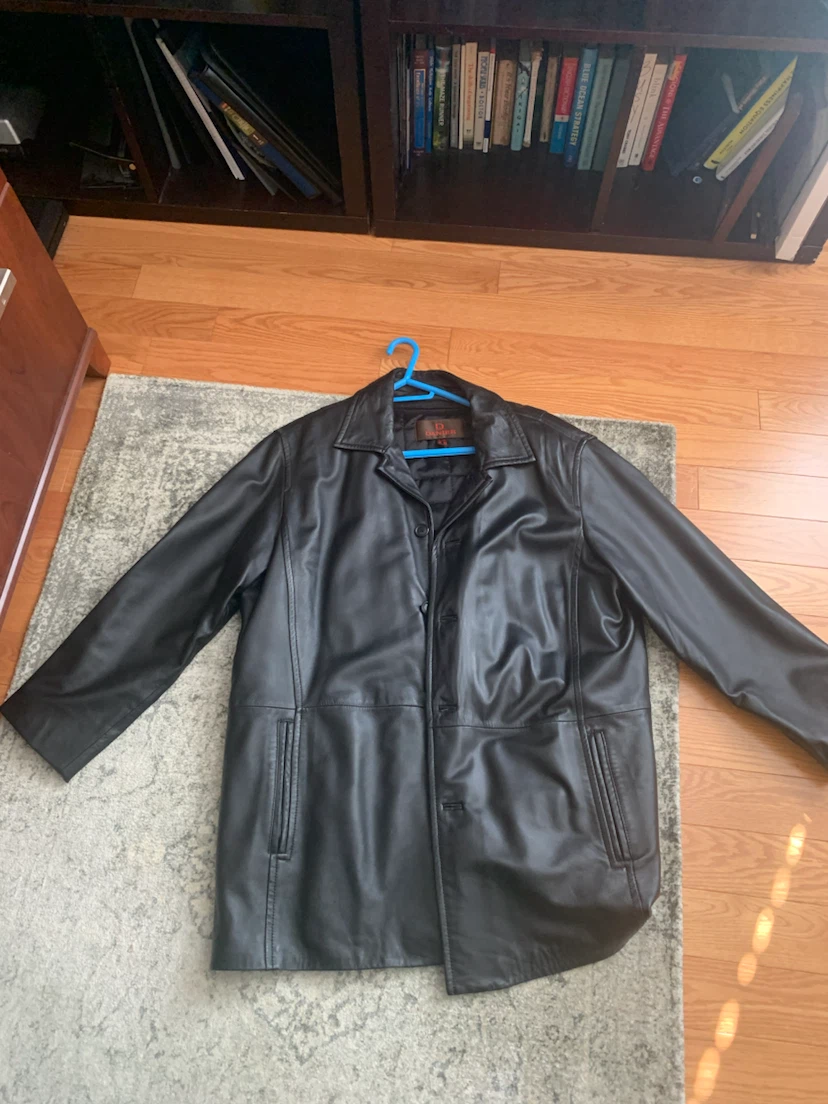 Danier Men's Black Leather Jacket Size XL