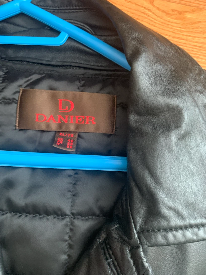 Danier Men's Black Leather Jacket Size XL - photo 2