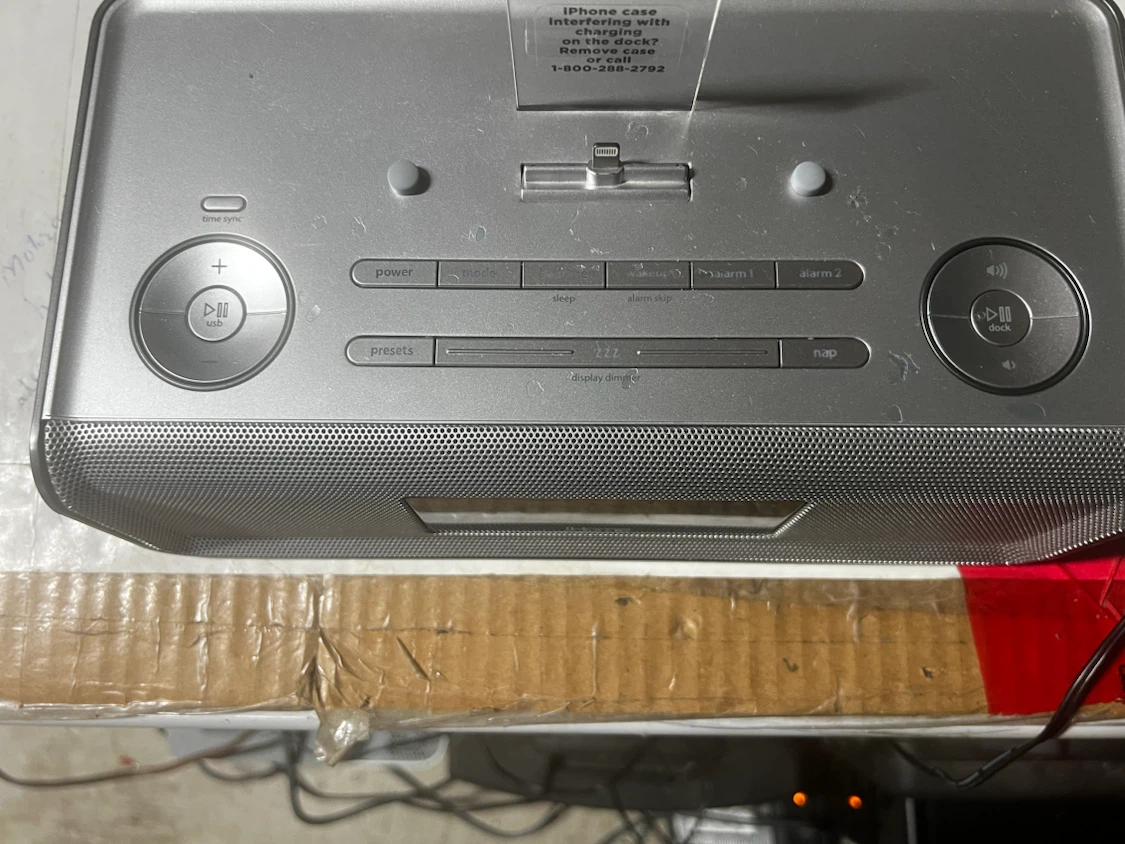 iHome Alarm Clock Radio with Dock - photo 2