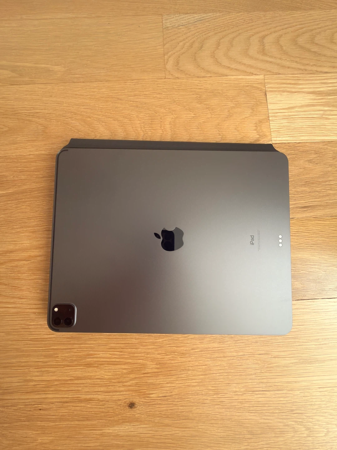 iPad Pro 13-inch AND Apple Magic Keyboard - photo 2
