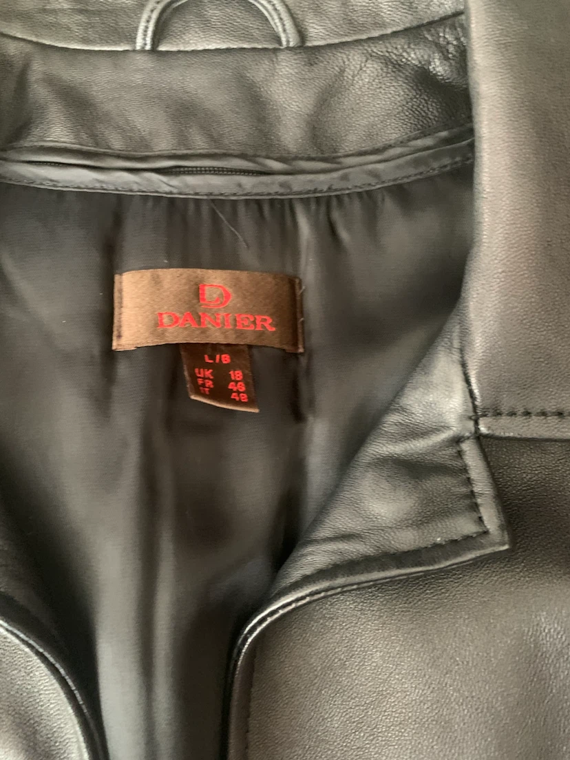 Danier Black Leather Jacket - photo 2