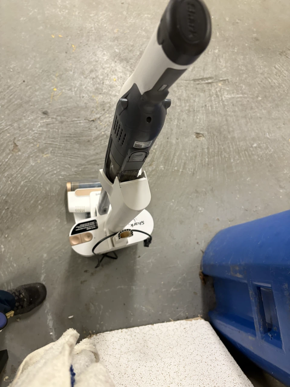Shark Cordless Stick Vacuum with Auto-Empty Base