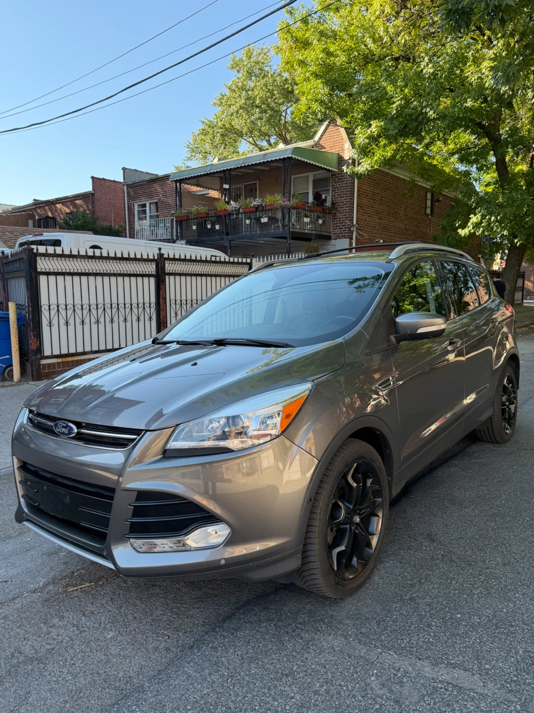 Ford Escape SUV - photo 2