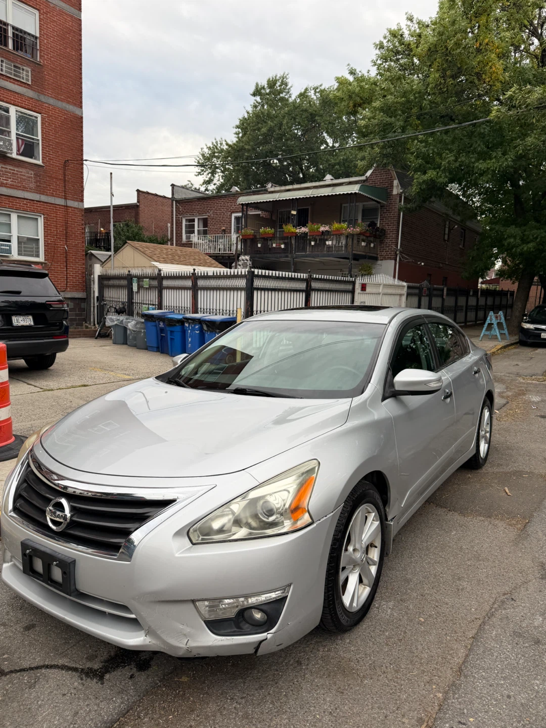Silver Nissan Altima SV - photo 2