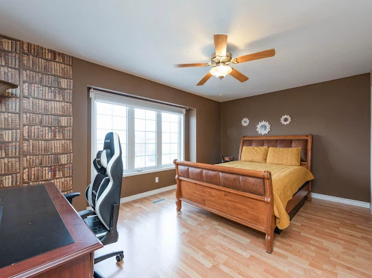 2 Rooms in Upper Level Argentia/Tenth Line/Derry Move November 1 - photo 4