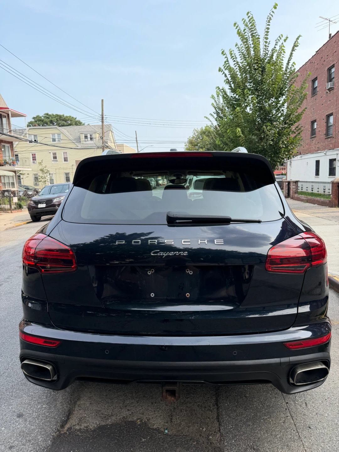 Porsche Cayenne SUV - photo 4
