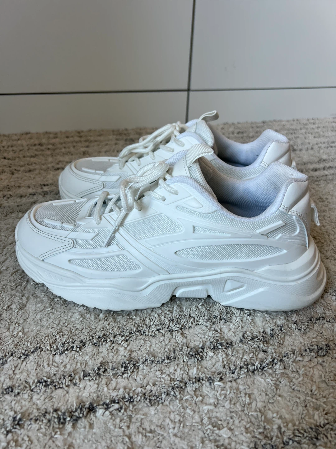 White Sneakers size 8W - photo 5