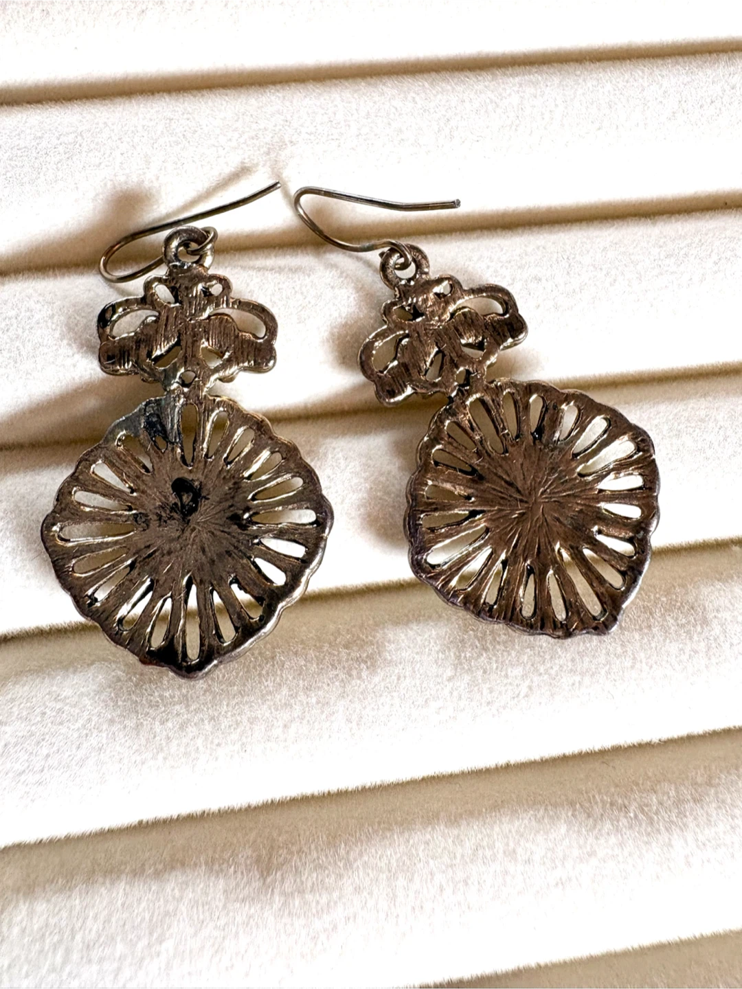 Vintage-style drop earrings - photo 2