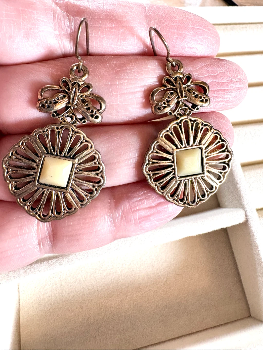 Vintage-style drop earrings - photo 3