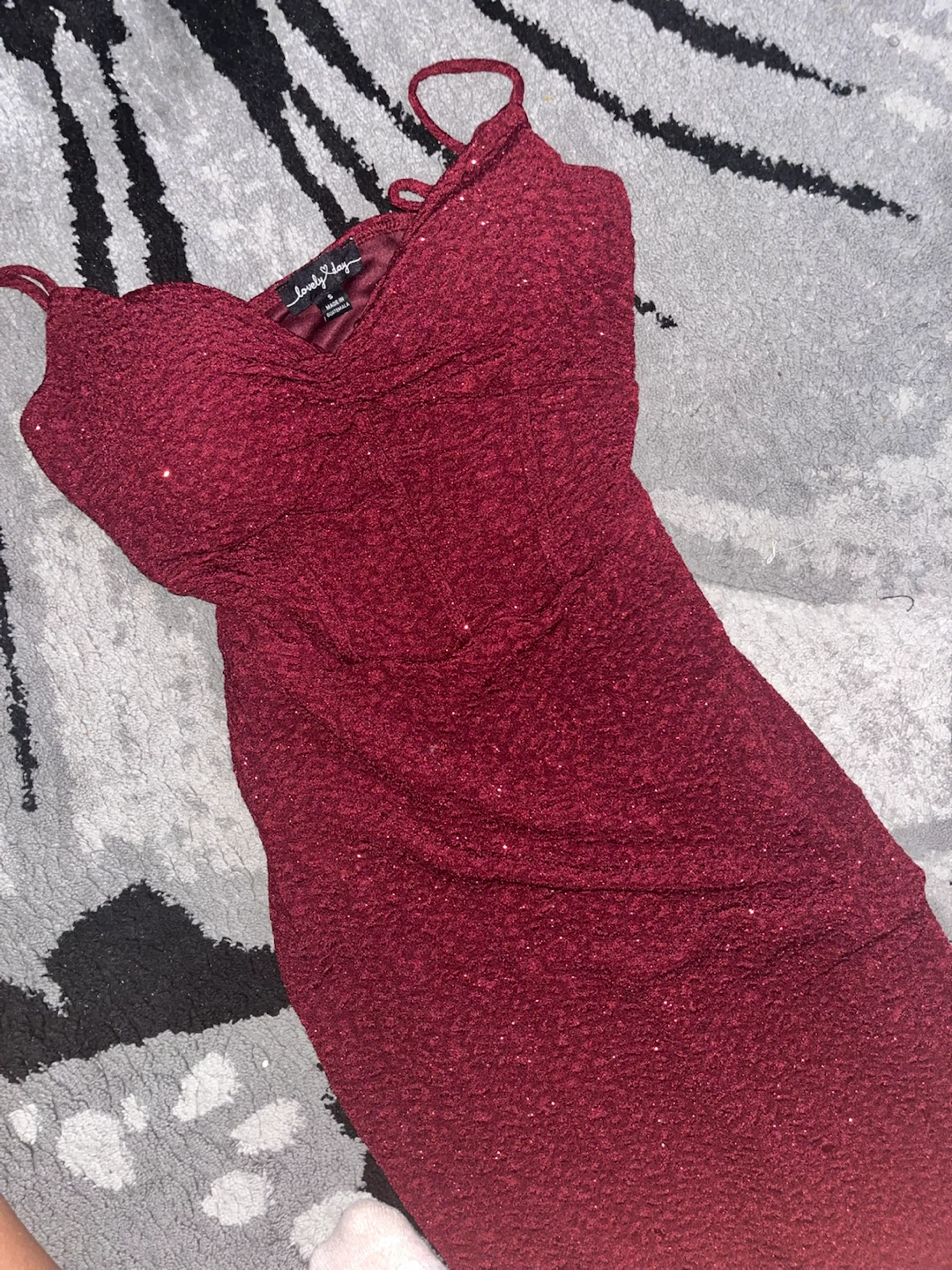 Lovely Day Burgundy Glitter Gown - photo 2