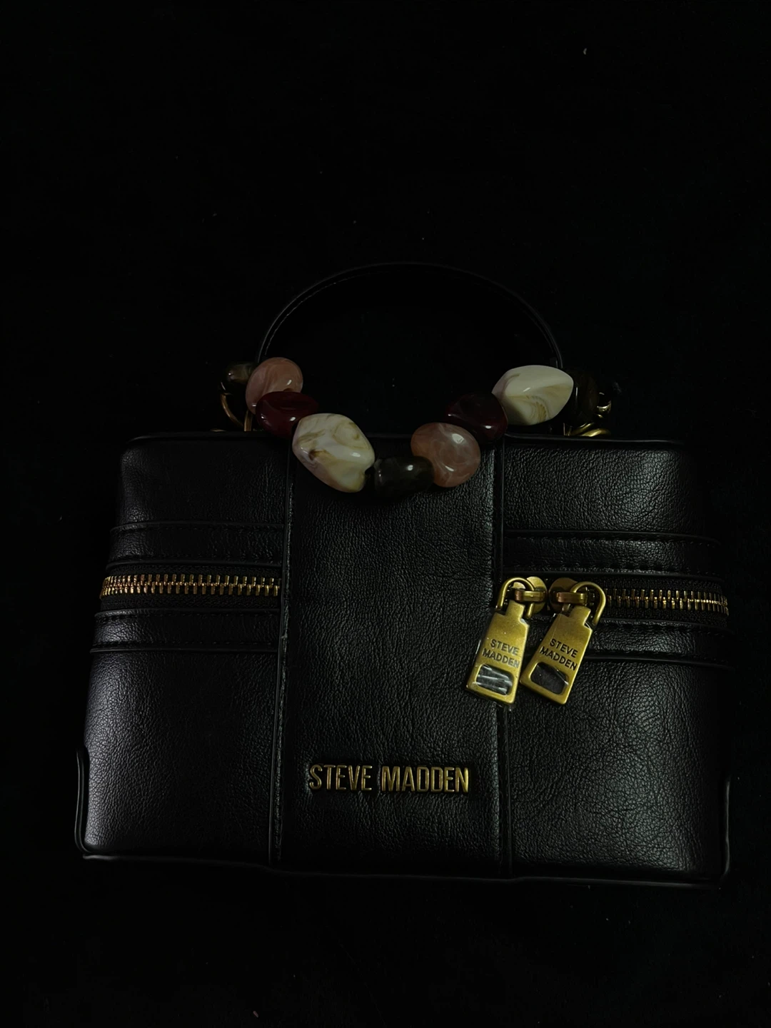 Steve Madden handbag and Call It Spring sandals - photo 3