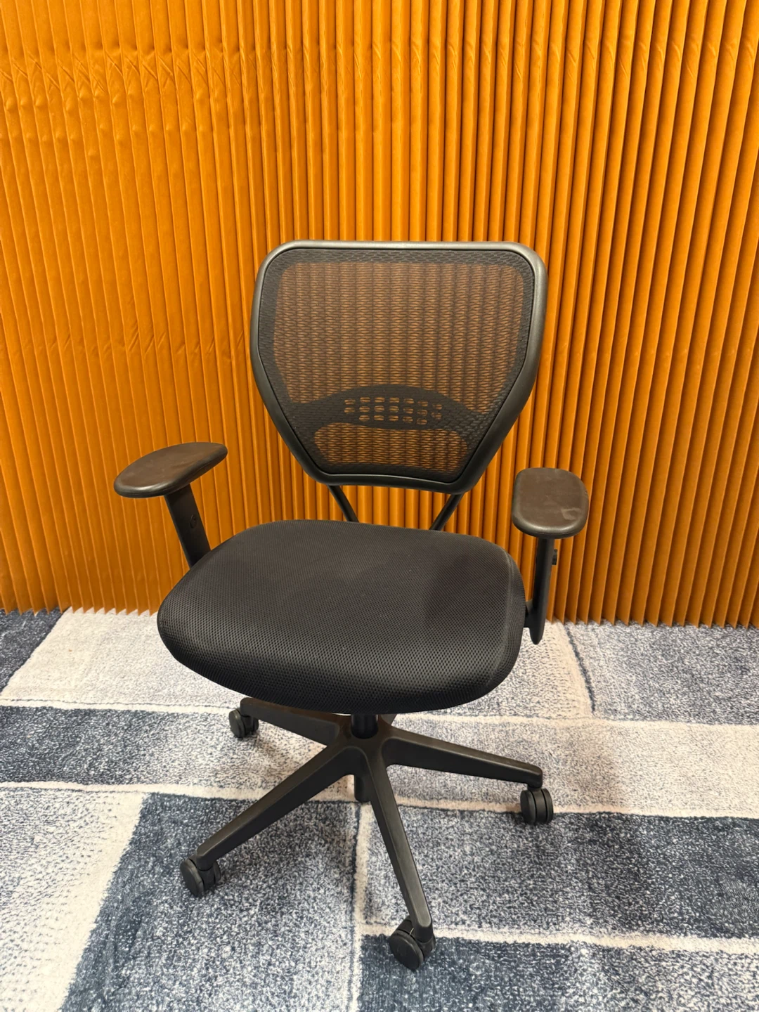 Black Mesh Office Task Chair