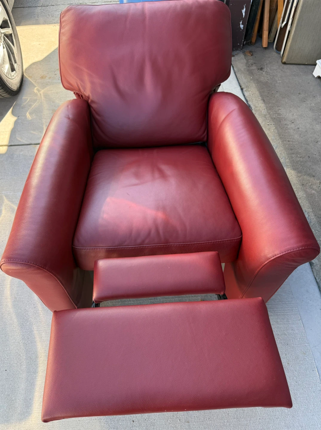 Red Leather Recliner Armchair - photo 3