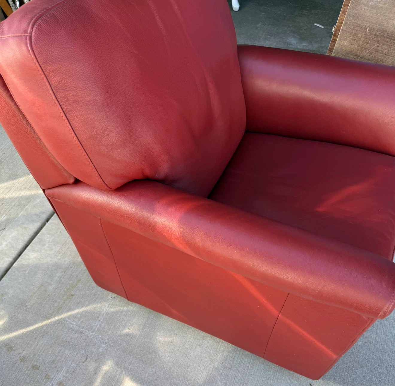 Red Leather Recliner Armchair - photo 4