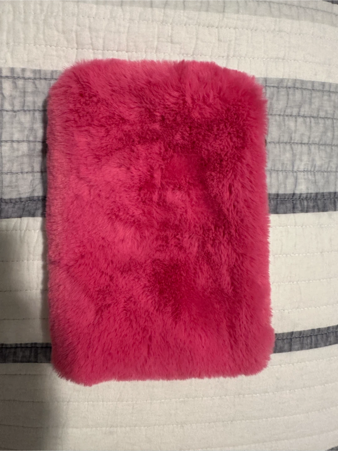 Pink Faux Fur Zipper Pouch