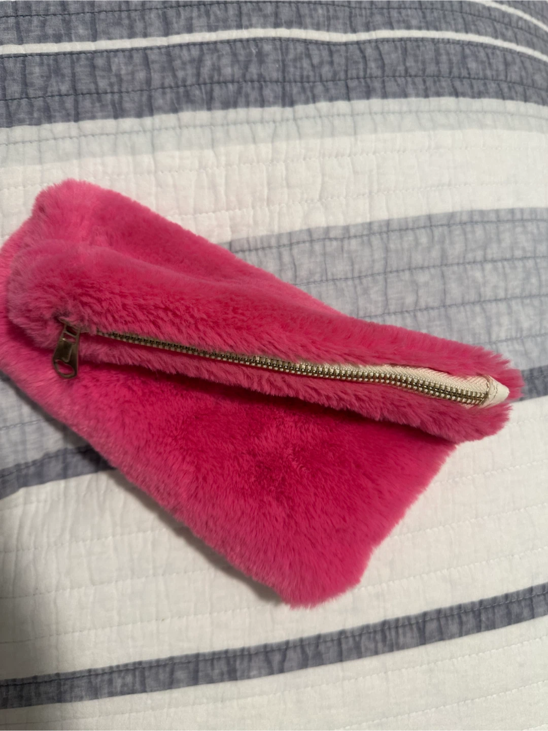 Pink Faux Fur Zipper Pouch - photo 2