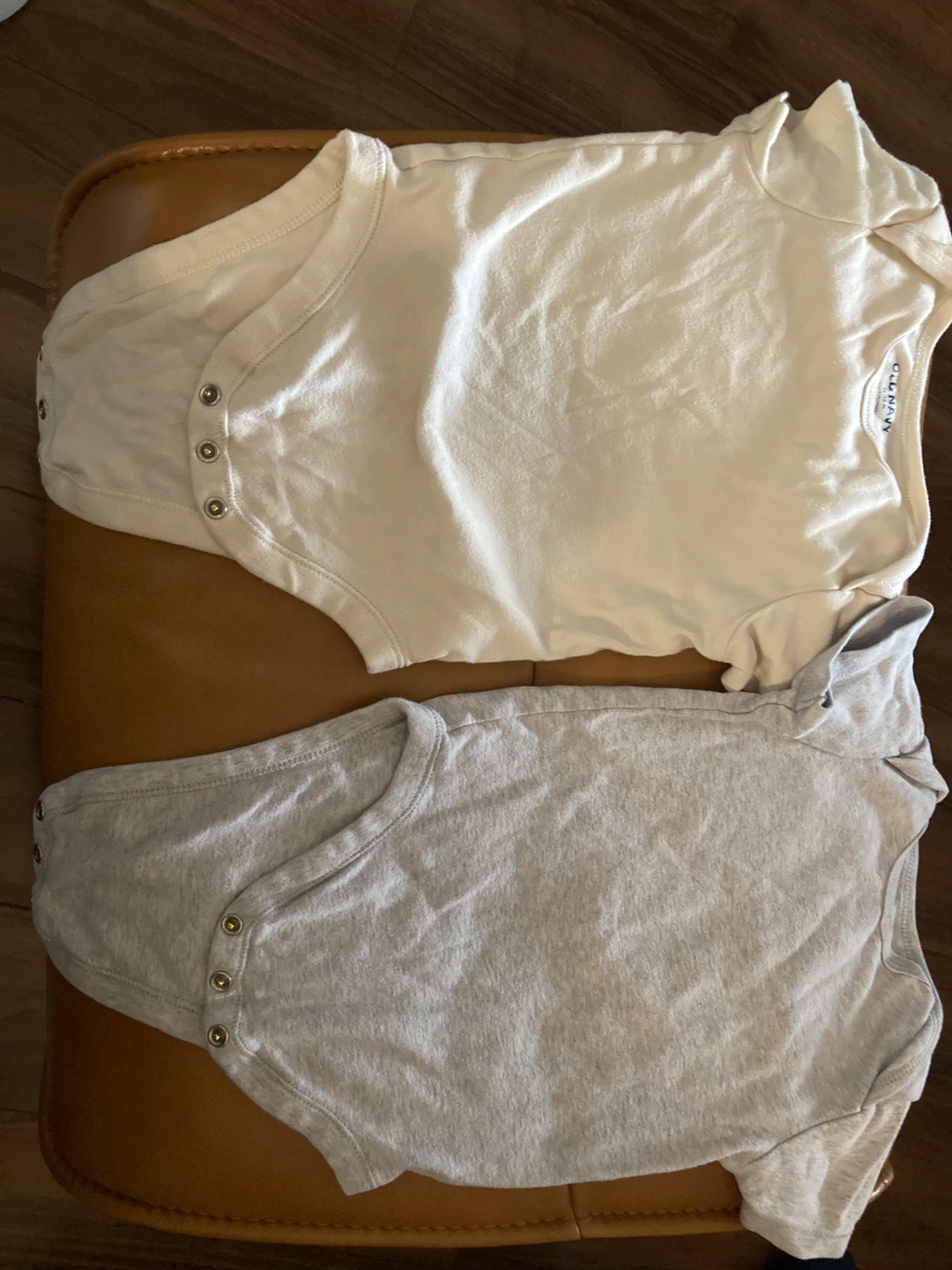 6-12 and 12-18 Baby Bodysuits - photo 2