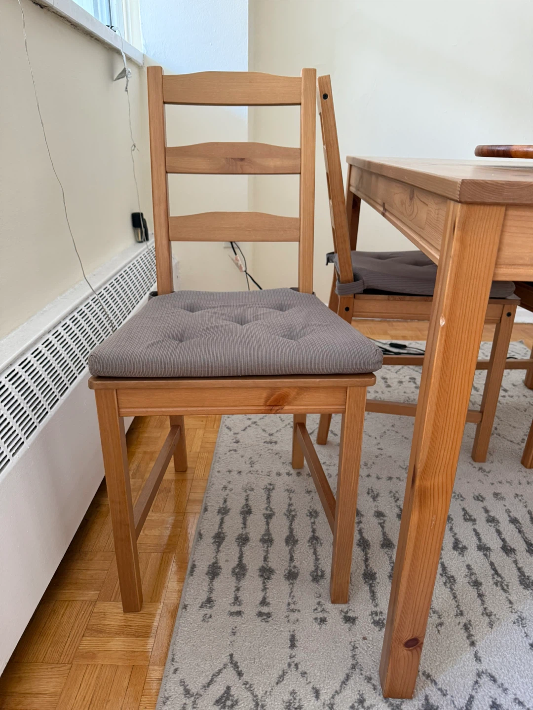 IKEA JOKKMOKK Dining Table, 4 Chairs, Lazy Susan & Rug - photo 3