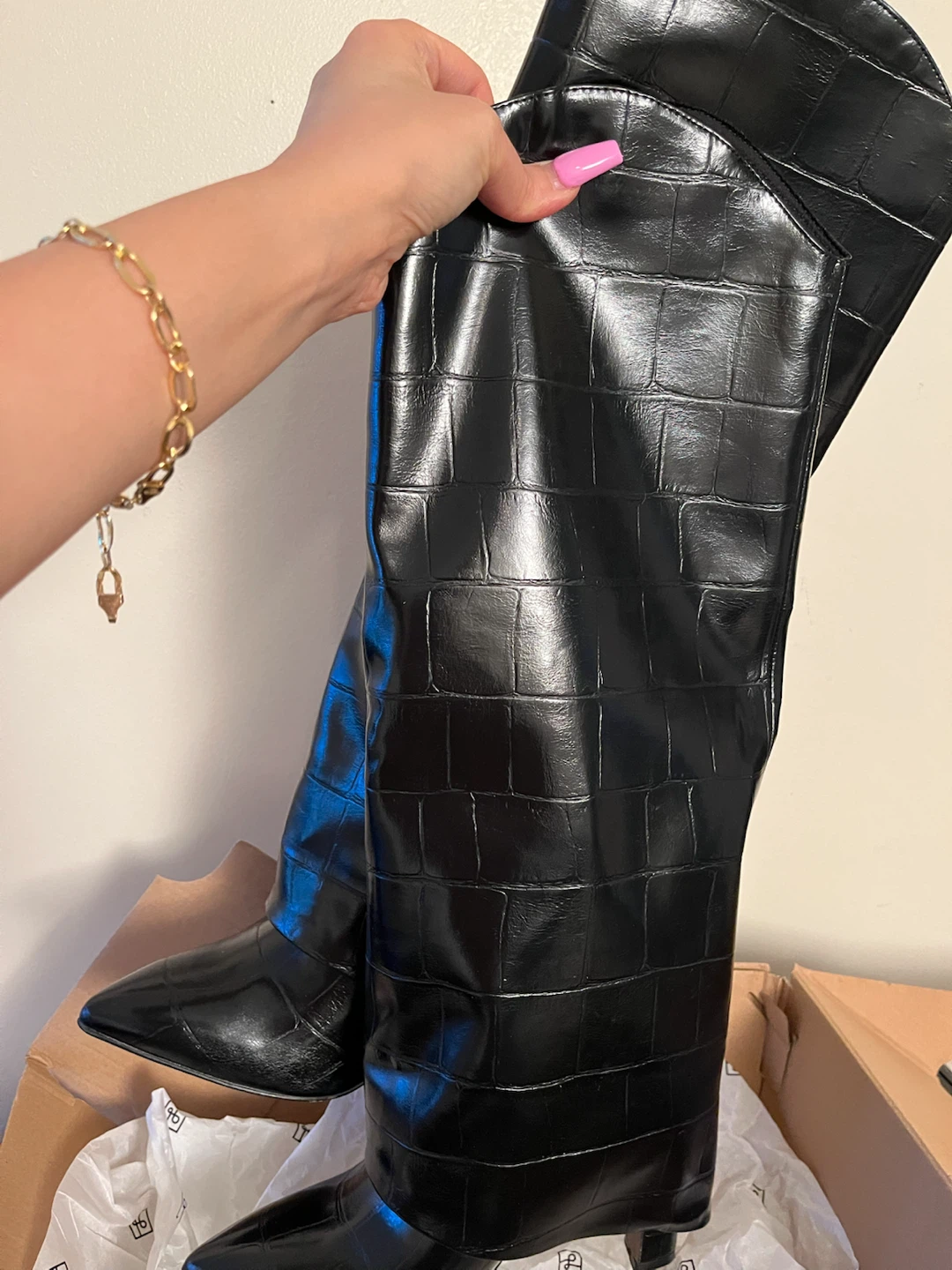 Black Crocodile Texture Knee High Boots Size 6 - photo 4