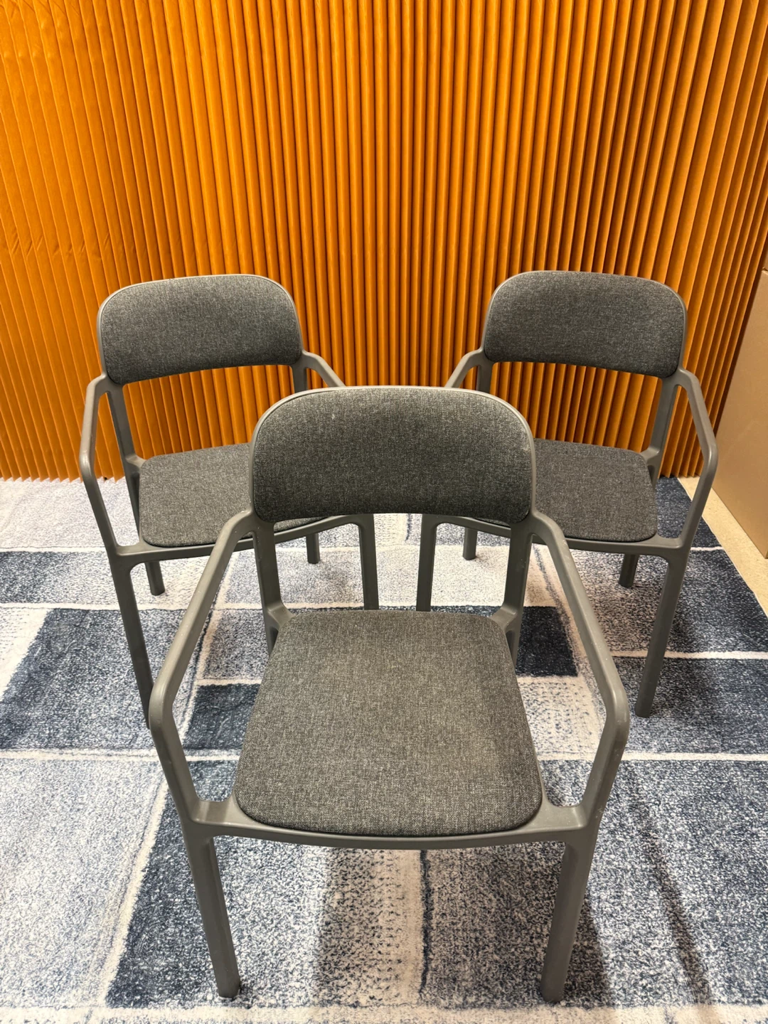 Set of 6 Plastic Grey Chairs