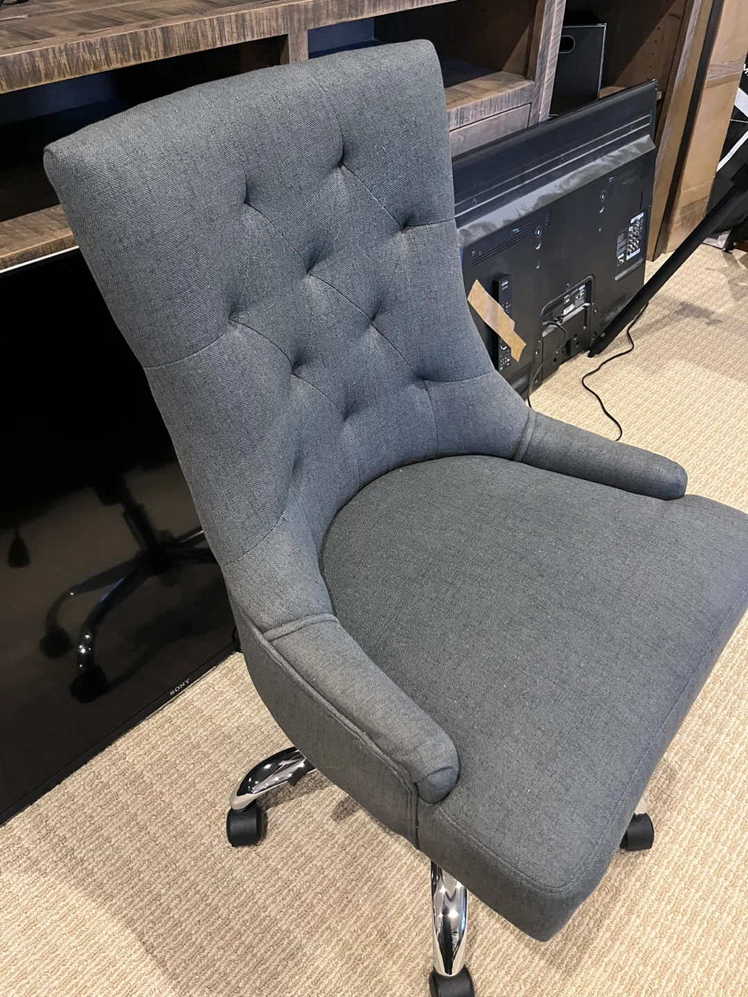 Grey Tufted Office Chair - photo 3