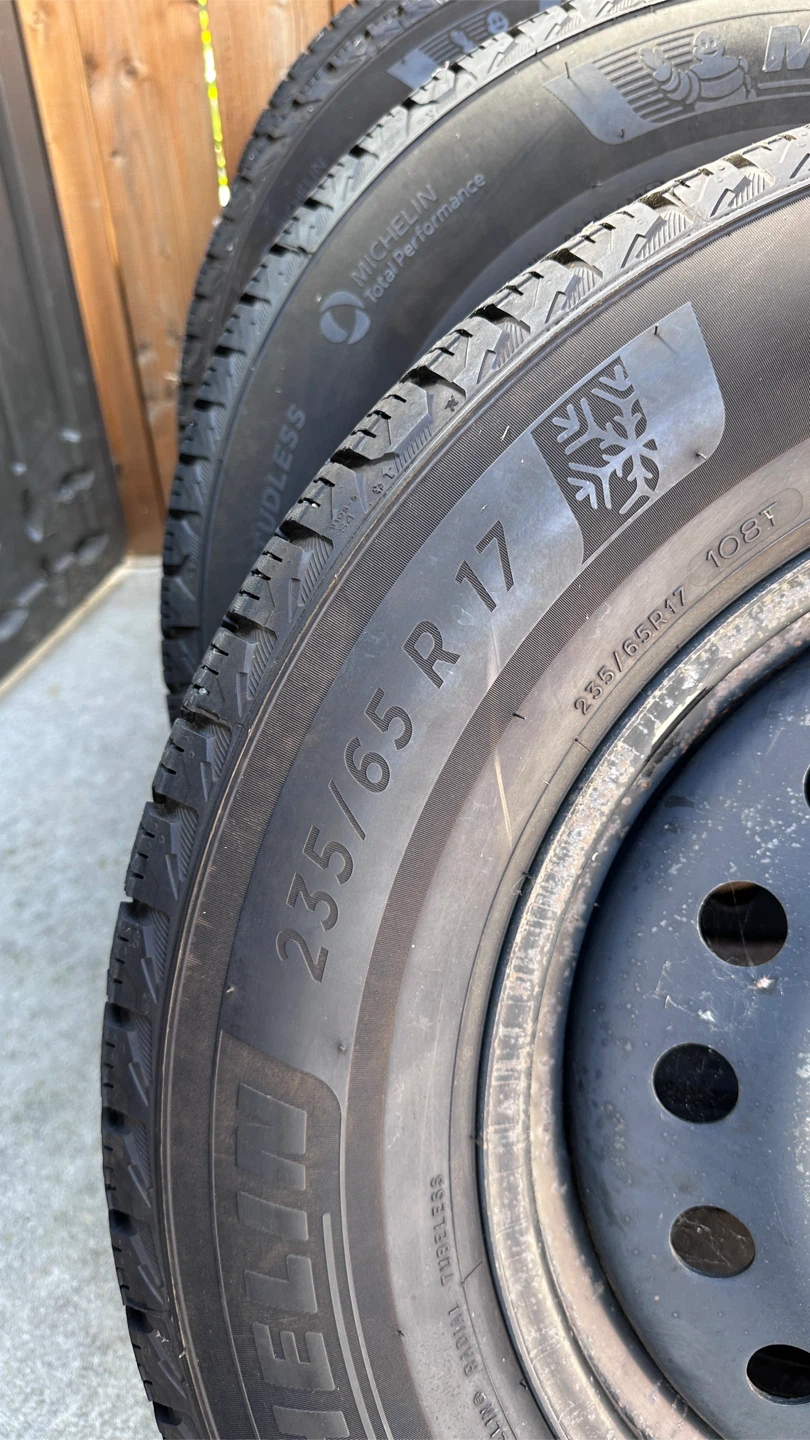 Set of 4 Michelin X-Ice Snow SUV Tires 235/65R17 - photo 2