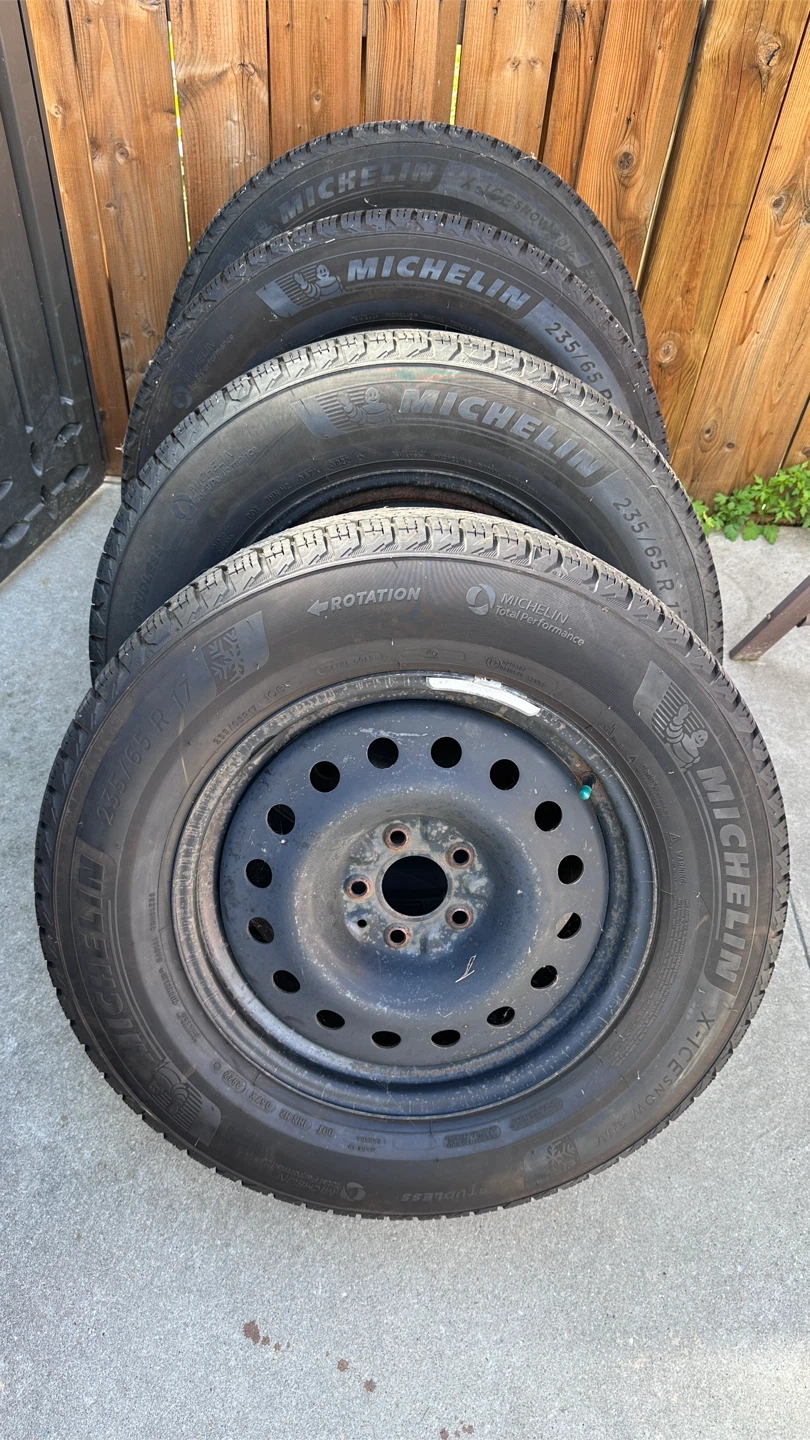 Set of 4 Michelin X-Ice Snow SUV Tires 235/65R17 - photo 4