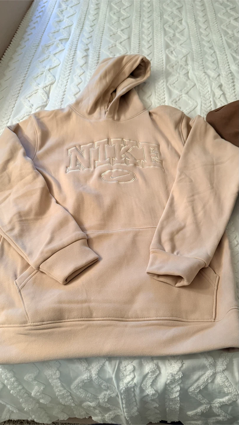 Assorted branded hoodies - photo 3