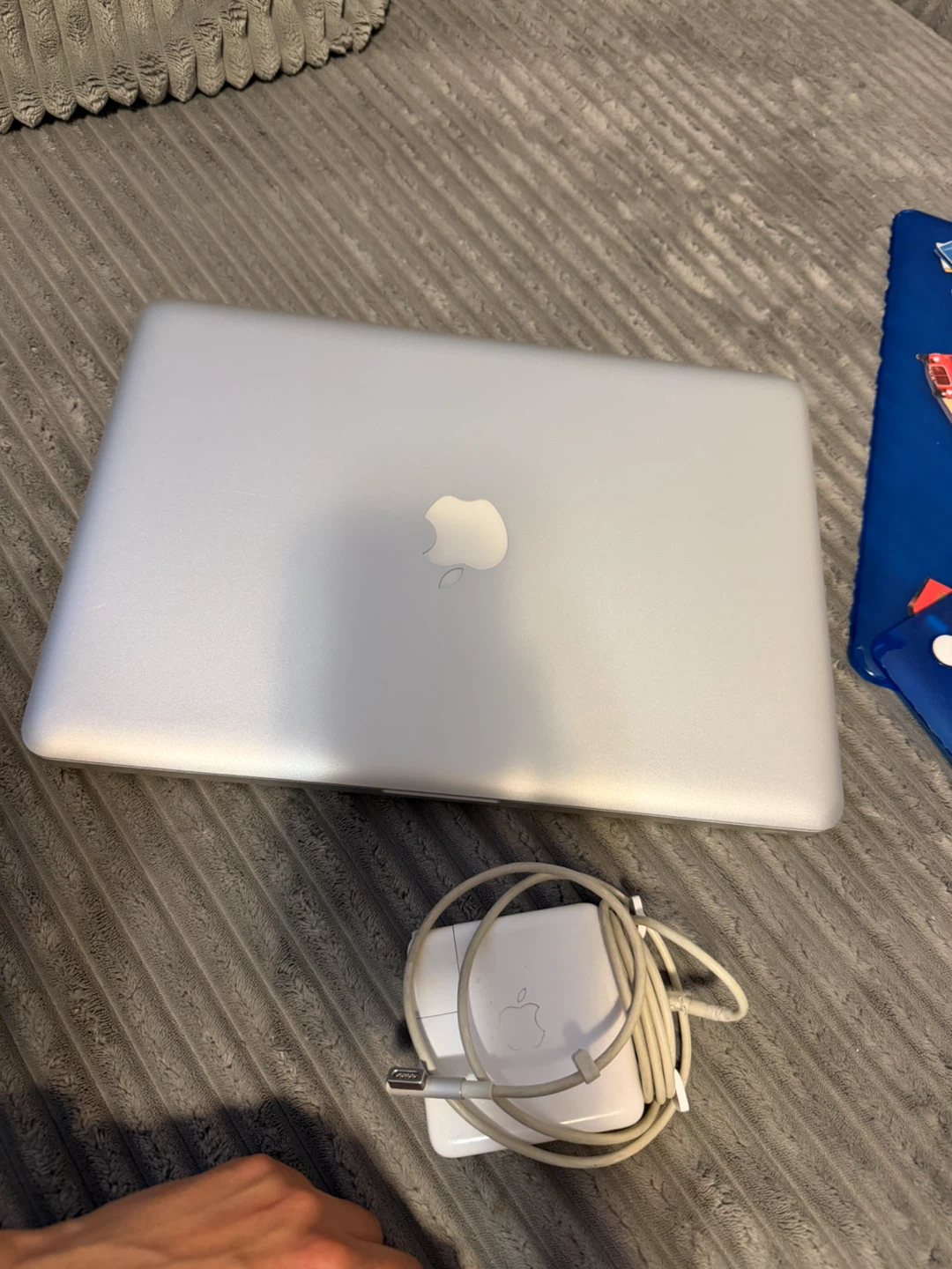 Apple MacBook Pro Laptop - photo 3