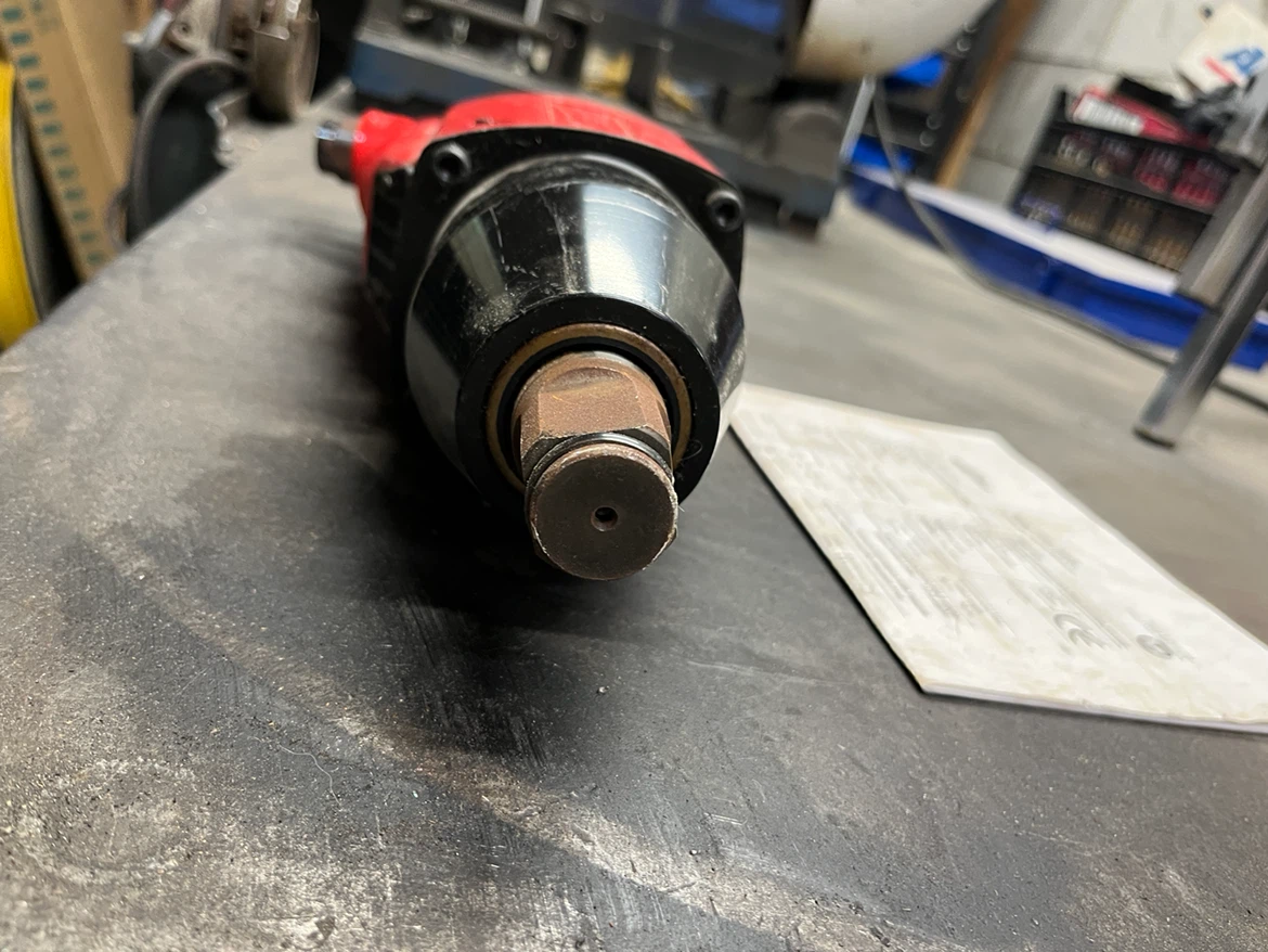 Sioux Model 5095 1" Impact Wrench - photo 4