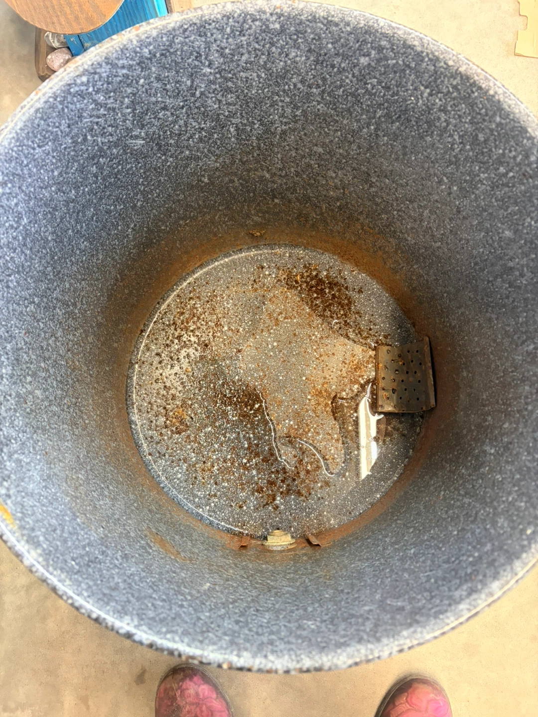 Large Enamel Spigot Pot - photo 5