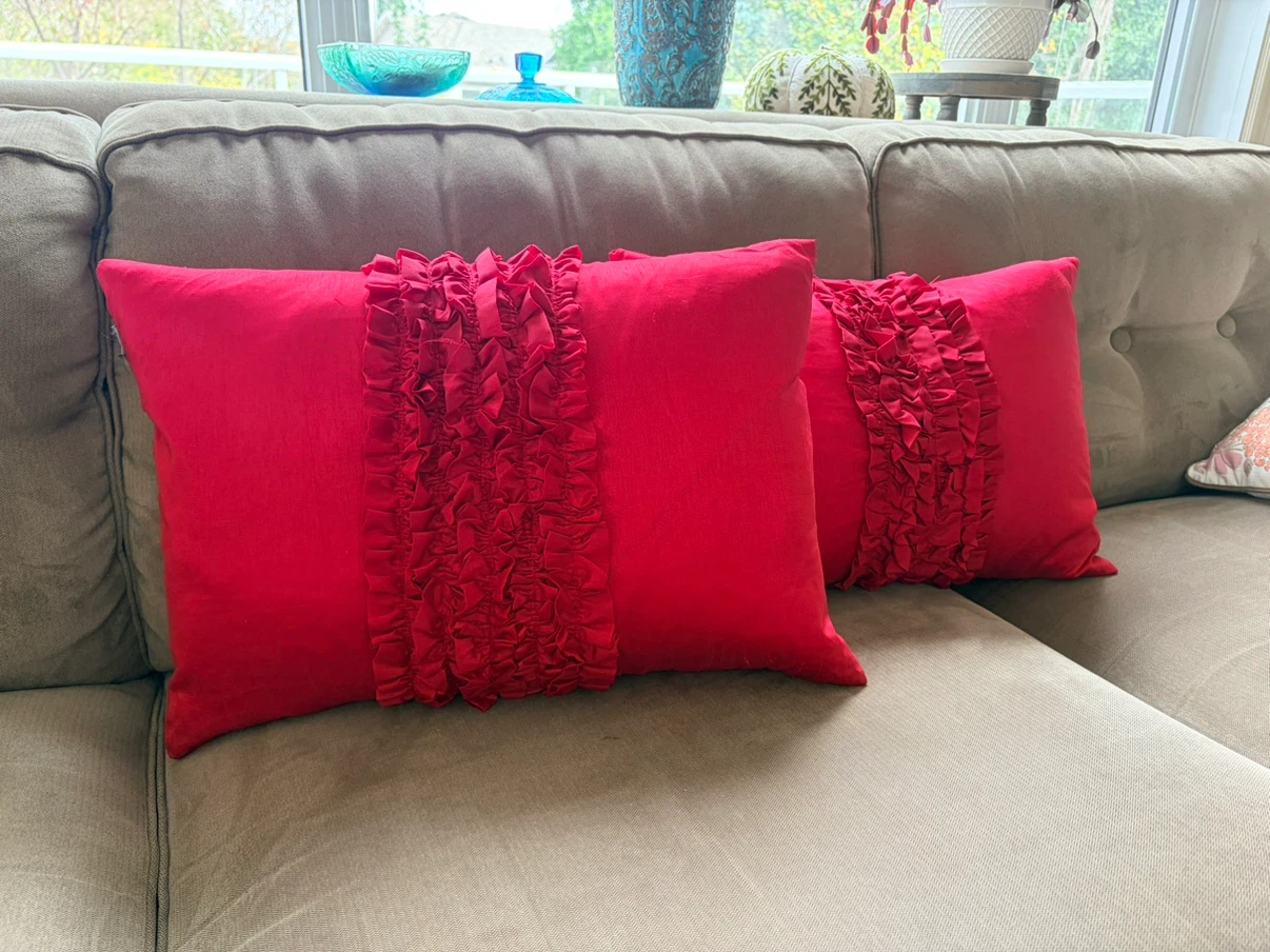 Set of 2 Christmas Red Ruffled Accent Pillows