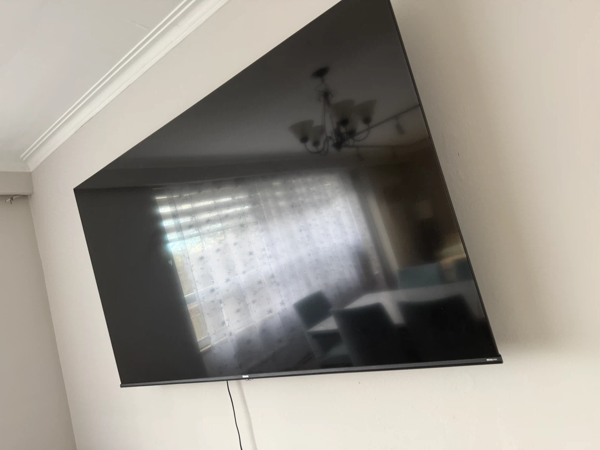 HISENSE 75 INCH Q LED SMART TV - photo 4