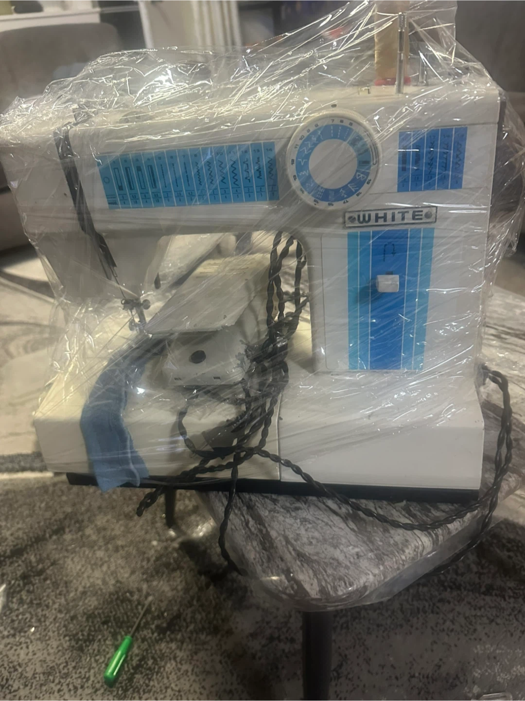 White Sewing Machine - photo 4