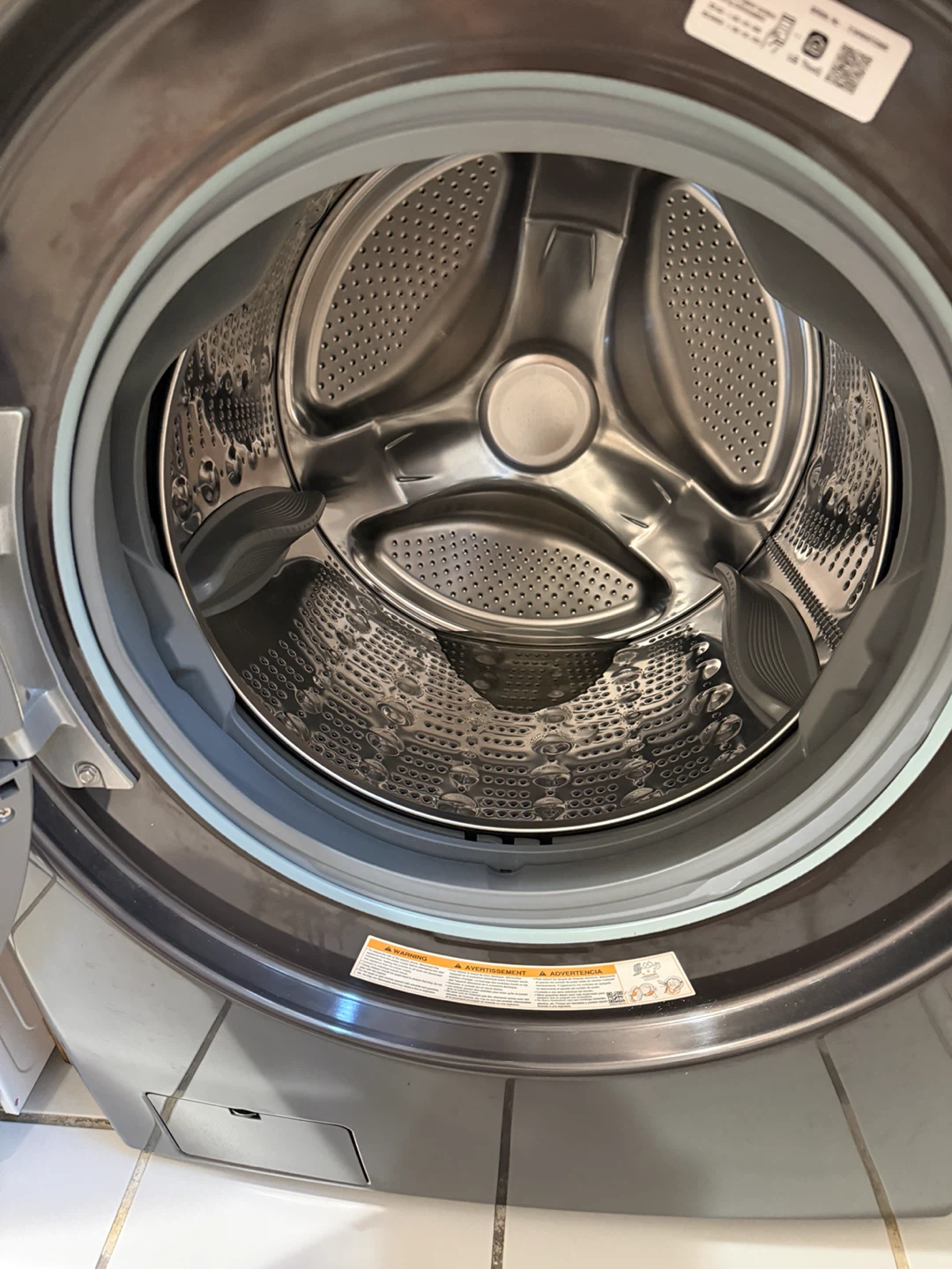 LG ThinQ Front Load Washing Machine - photo 2