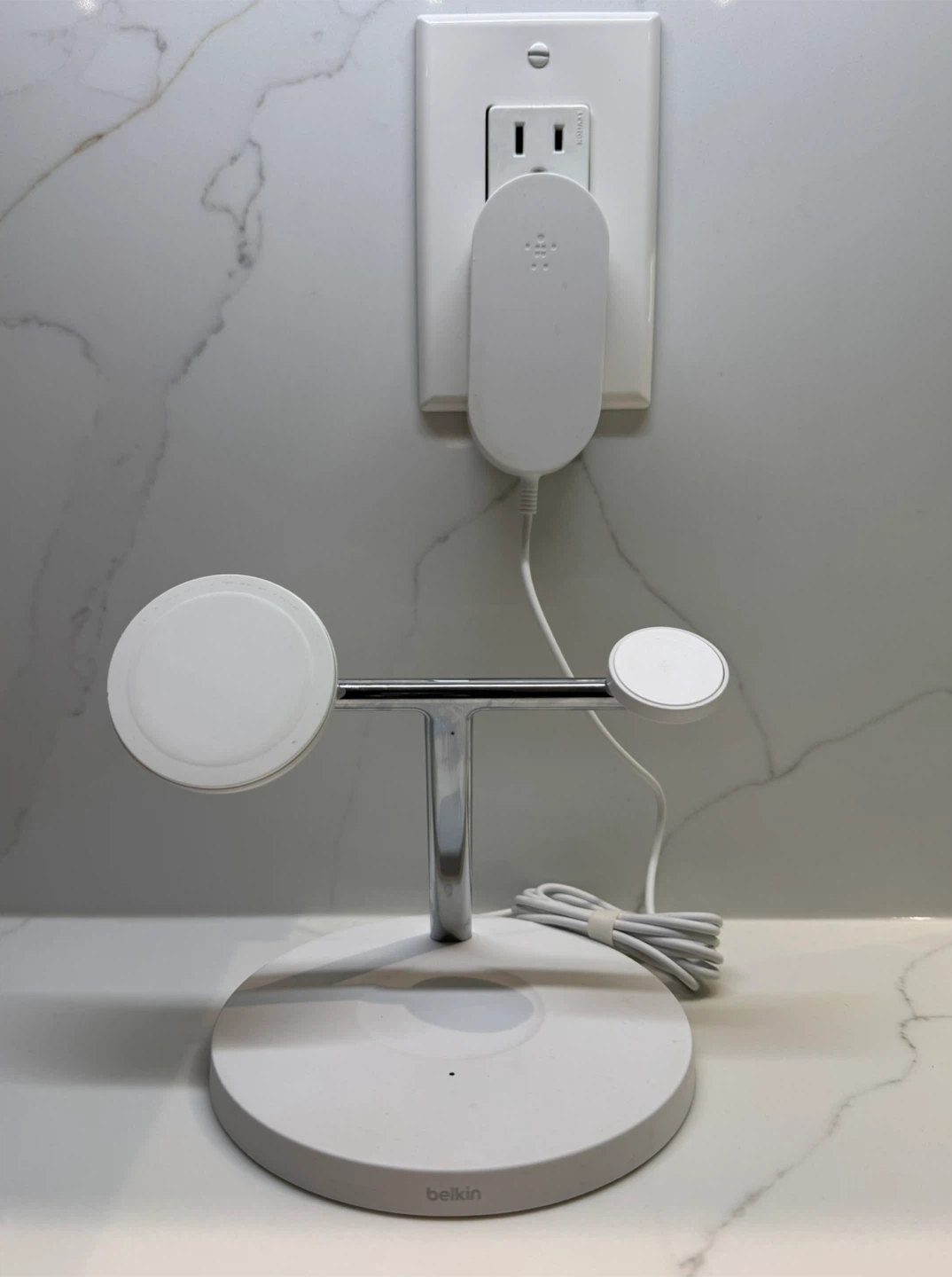 Belkin BoostCharge Pro 3-in-1 Wireless Charging Stand - photo 2