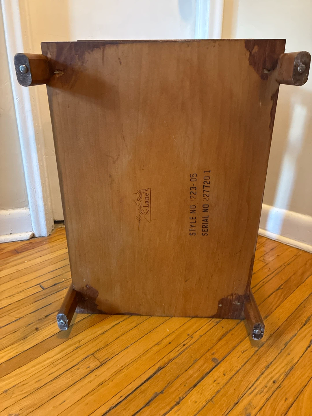 Vintage Mid-Century Modern Lane Walnut End Table - photo 5
