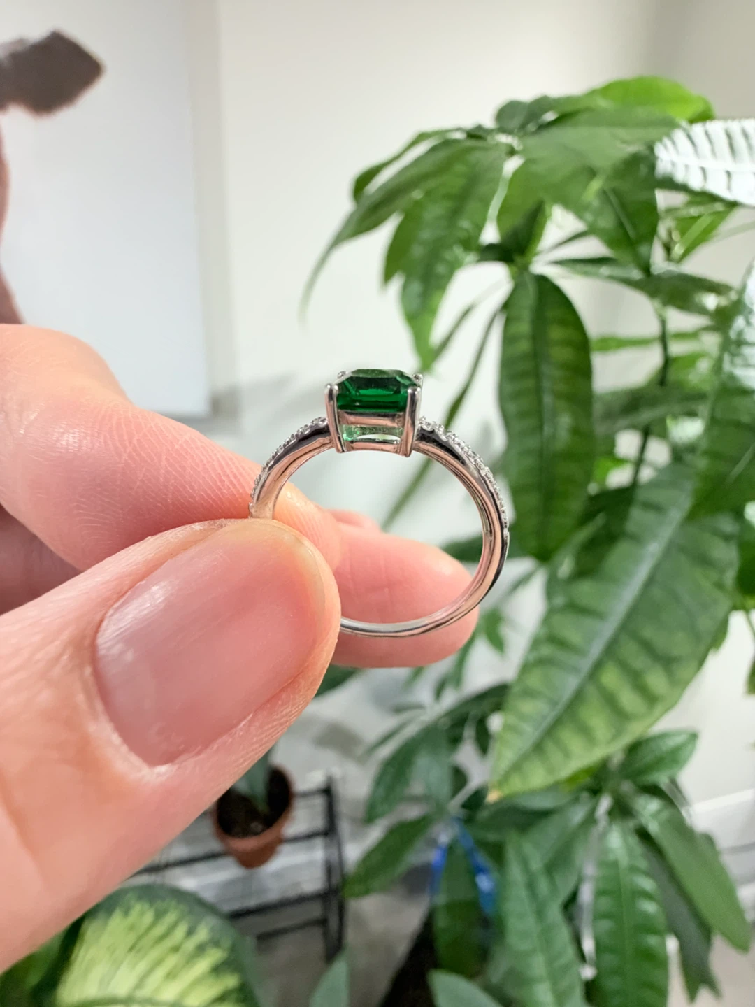 925 Sterling Silver Green Zirconia Ring