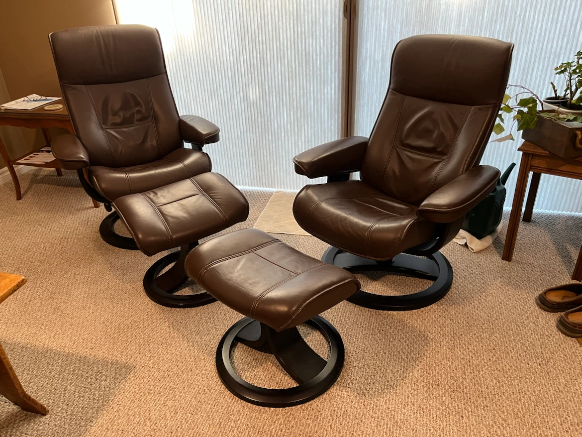 100% Leather Recliner(s) & Ottoman(s)