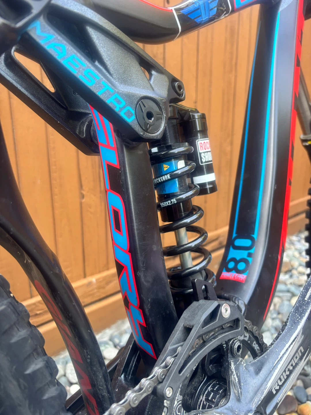 Giant Glory 8.0 Downhill Mountain Bike - photo 2