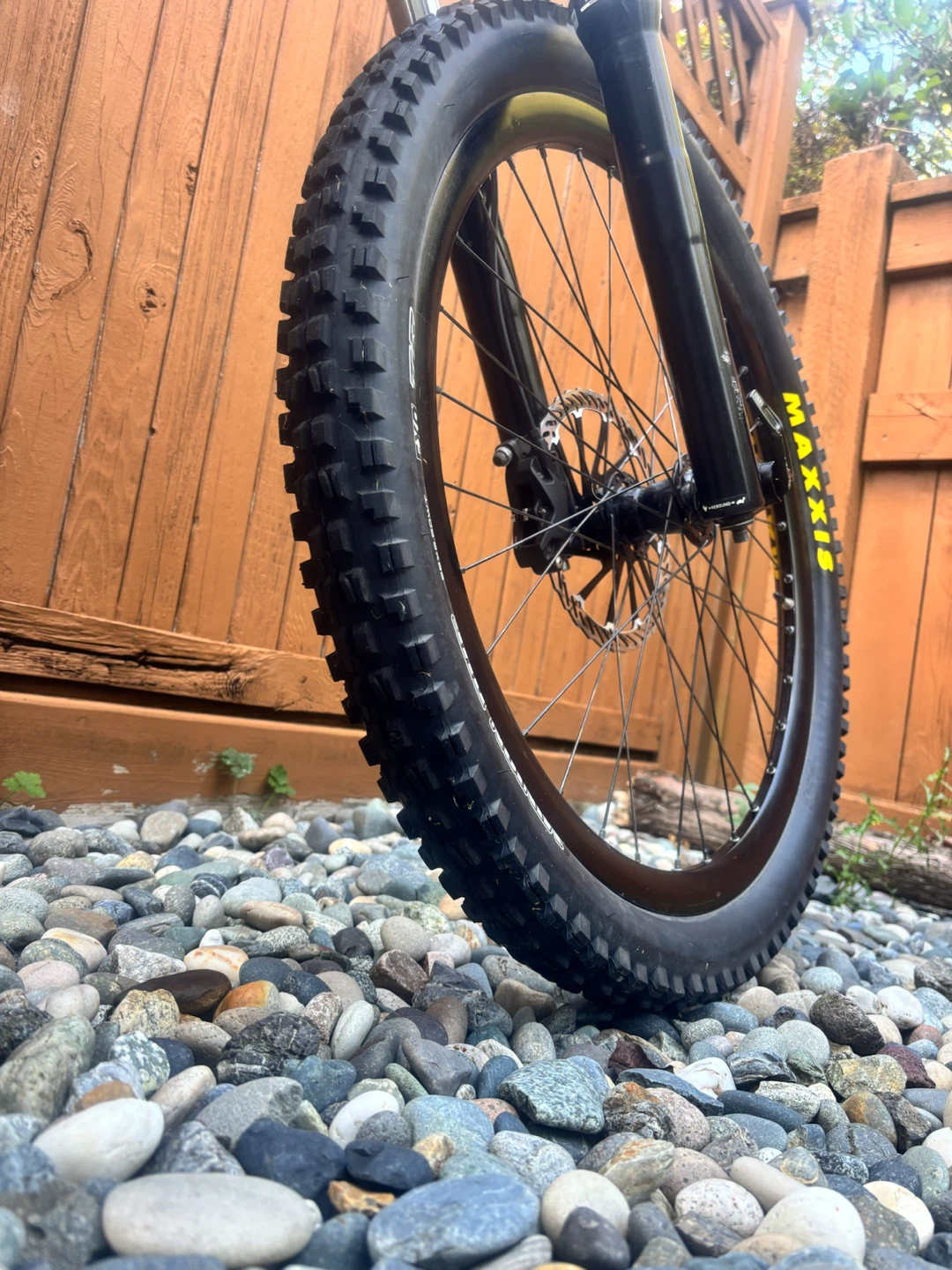 Giant Glory 8.0 Downhill Mountain Bike - photo 4