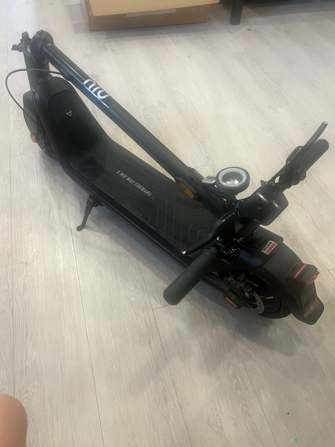 NIU KQi3 Pro Electric Scooter - photo 3