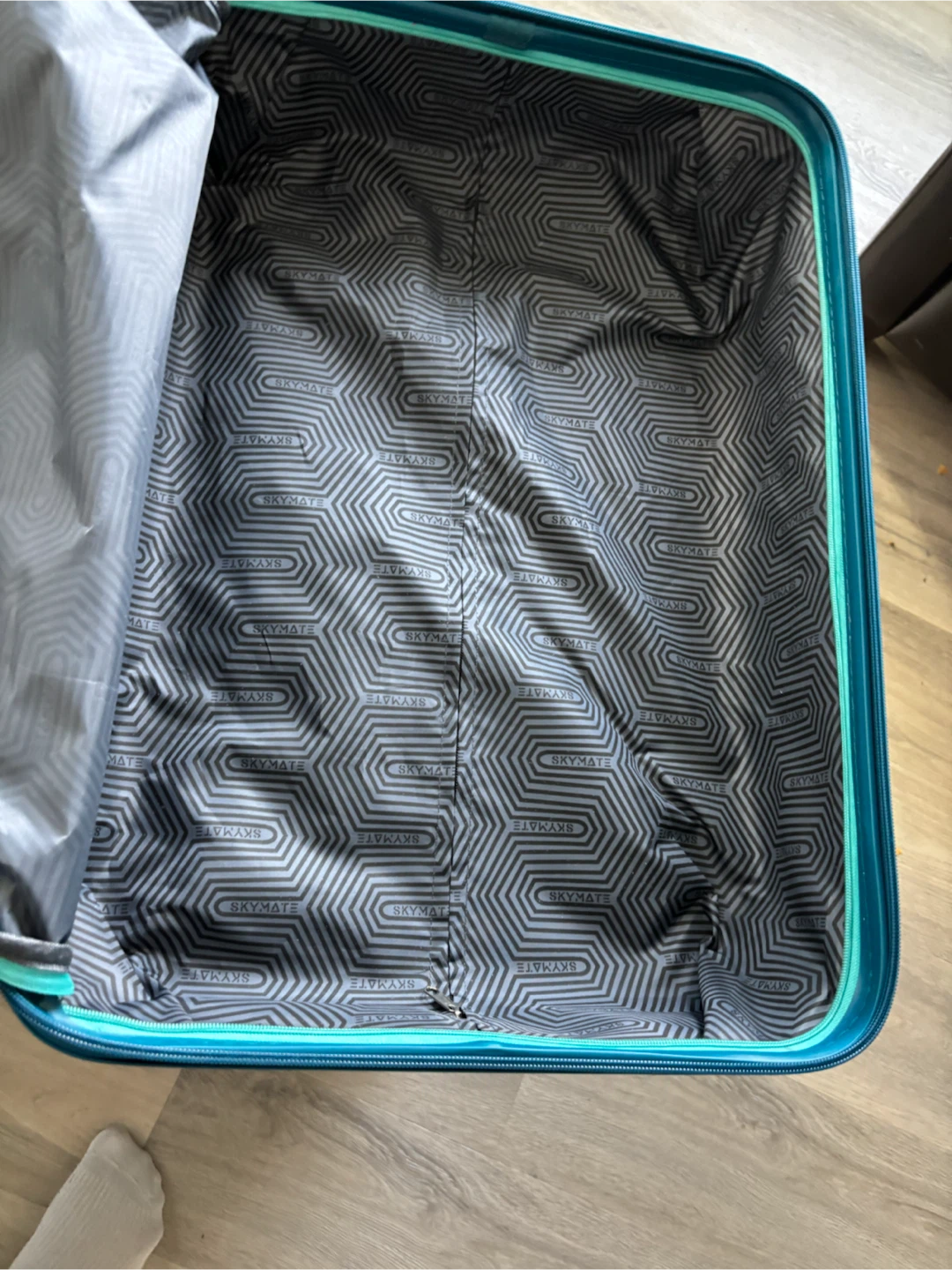 Skymate Teal Paint Splatter medium size Carry-On Suitcase - photo 5