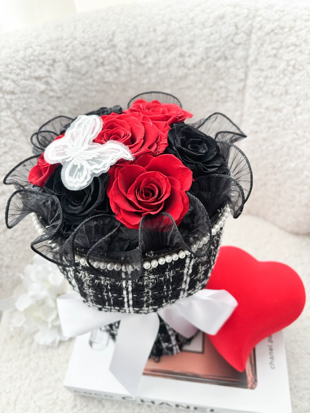 BUSINESS CLEARANCE SALE — ETERNAL ROSE BOUQUET $50! 🌹 - photo 2